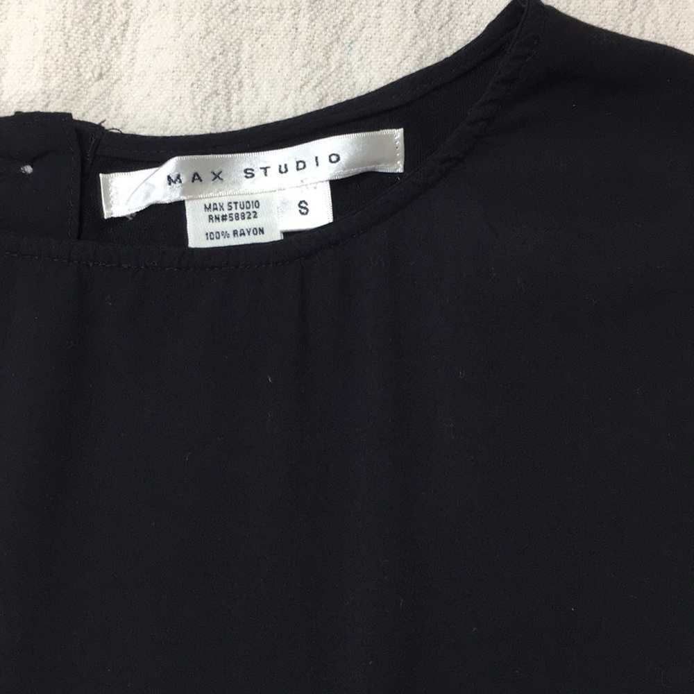 Max Studio button back tee - Picture 2 of 6